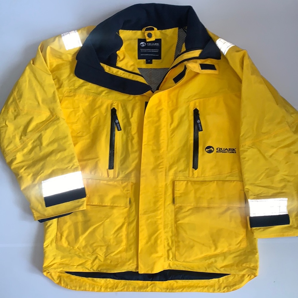 Quark Expeditions Yellow Coat Men’s Size Medium